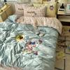 Ins Style Cartoon Toalha Bordada Cama Conjunto de Quatro Peças Meninas Capa de Edredom de Alto Valor Lençol Dormitório Estudantil Conjunto de Três Peças