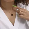 Colar de corrente de clavícula simples com estrelas de gota de cola novas incrustadas de zircônia, personalidade feminina, aço inoxidável banhado a ouro real