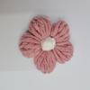 Flor de lana hecha a mano, hecha a mano, tejida a crochet, con algodón de leche, flor de puff, accesorios para pavimentación de ropa.