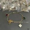Pulsera de la Suerte Trébol de Cuatro Hojas Flor de la Suerte para Mujer Cinco Flores Joyería de Lujo Ligero Pulsera en Capas de Gama Alta