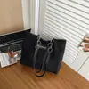 2026 Color Sólido Moda Nueva Tendencia Simple Popular Bolso Tote de Gran Capacidad para Mujer Textura Colgante Casual Bolso para el Trabajo