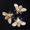 Broche Abelha de Pérola Retrô Temperamento Feminino de Alto Padrão Inseto Totalmente Diamantado Design de Broche Sensação de Design Pinos de Nicho Acessórios para Terno
