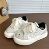 Zapatos de suela gruesa estilo universitario a cuadros de lunares para mujer 2026 primavera y otoño nueva llegada nicho versátiles zapatos blancos zapatos casuales