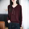 Suéter de lana fina transfronterizo con cuello en V y detalles de colores contrastantes para mujer, nuevo diseño de suéter de punto estilo retro perezoso para otoño e invierno