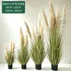 Capim dos pampas artificial e plantas de junco em vasos grandes, flores artificiais, bonsai de cebolinha para decoração em shoppings, interior e exterior