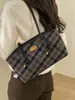 Bolsa Tote Casual Transfronteiriça para Mulheres 2025 Nova Xadrez de Ombro Bolsa de Mão Simples Tendência de Inverno