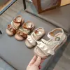 Sandálias Abertas Estilo Coreano Moda Pérola Renda para Meninas Verão Novo Solado Macio Estilosas Sapatos de Princesa Sapatos de Praia