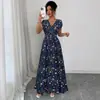 Vestido Cruzado Europeu e Americano Novo de Verão com Decote V, Estampa Floral Francesa e Ajuste na Cintura 2026