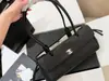 Bolso Estilo Chanel 26S Baguette Bolso de Hombro de Piel Genuina Bolso de Axila Acolchado Versión de Alta Gama Bolso de Mano con Patrón de Grano Bolso Bowling