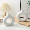 Ins Simple Estilo Escandinavo Florero Circular Transfronterizo Plástico Arreglo Floral Adornos Florales Imitación Porcelana Decoración del Hogar Venta al por Mayor