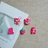 Oso Fresita Brillante de Dibujos Animados Pegamento de Crema DIY Funda de Teléfono Pendientes Pasador Zuecos Accesorios para Zapatos Piezas de Resina Venta al por Mayor