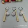 Juego creativo de 2 piezas de béisbol de goma suave de PVC con simulación, llavero, colgante de joyería, llavero deportivo, pequeño regalo