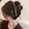 Pinza de garra de felpa floral grande para cabello grueso, pinza de pelo tejida de alta gama para otoño e invierno, nuevo pinza de tiburón 2026 accesorio para el cabello para mujer