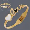 Fornecimento Exclusivo Transfronteiriço de Pulseiras Abertas Irregulares Estilo Europeu e Americano, Aço Inoxidável Galvanizado a Ouro Real 18K, Pulseiras Femininas de Luxo Leve Atacado