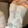 Colar Pingente Cruz Cravejado com Diamantes de Nicho Transfronteiriço, Simples e Doce, Feminino e Estiloso, Corrente de Pescoço de Alto Valor Estético, Corrente para Suéter de Inverno