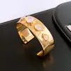 Pulseira Aberta Gota d'Água Banhada a Ouro Real 18K Pulseira Estilo Retro Europeu e Americano de Luxo Leve Joia da Moda Elegante de Ponta