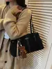 Bolsas Retrô Populares Transfronteiriças Grande Capacidade Feminina Nova Casual Versátil Bolsa de Ombro Moda Simples Bolsa Tote para o Dia a Dia