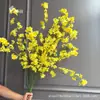 Flores Artificiales de Prímula y Jazmín de Invierno de 2 Ramas para Decoración del Hogar, Accesorios para Fotos, Ramilletes de Mesa para Bodas y Arreglo de Escenas