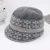 Nuevo Sombrero de Pescador Tejido para Señoras de Mediana Edad y Mayores de Exterior con Forro de Terciopelo para Mantener el Calor y la Moda Otoño e Invierno Sombreros para Madres y Tías Venta al por Mayor