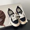 Zapatos Casuales de Suela Gruesa para Chicas Bajitas que Aumentan la Altura para Mujer 2026 Primavera Otoño Nueva Moda Versátiles Cómodos con Cordones Zapatos de Tabla para Estudiantes