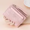 Carteira feminina em estoque com 80% de desconto, atacado transfronteiriço, porta-moedas feminino curto requintado com design de pulseira de pulso, bolsa pequena estilosa