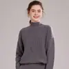 Outono/Inverno 2026 Novo Suéter Base Versátil de Malha Grossa de Cashmere Feminino com Gola Alta Meia e Trançado Solto