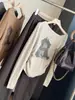 Nuevo suéter de punto de un solo hombro con estampado de gatos, una capa interior de moda y ajustada para mujer, perfecto para el otoño, de estilo coreano