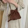 2026 Bolso Exquisito de Terciopelo Coreano Moda Nuevo Estilo Bolsa Cubo Estilo Japonés Bolso de Hombro Único de Gamuza para Mujer Otoño Cruzado