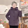 Chaqueta de Algodón con Plumas para Mujeres de Mediana Edad y Mayores 2026 Nuevo Estilo Estilo Corto Ropa de Algodón Engrosada para Madres Abrigo de Algodón de Invierno Talla Grande Ropa de Abrigo Cálida