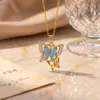 Colar de borboleta popular transfronteiriço para mulheres, pingente de cobre com zircônia embutida de luxo discreto, joia de corrente para clavícula versátil de estilo doce atacado