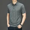 Camisa Polo de Seda Helada para Hombre 2026 Nuevo Estilo de Verano para Jóvenes y Personas de Mediana Edad, Patrón Jacquard, Camiseta de Manga Corta Transpirable y de Secado Rápido de Moda