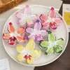 Presilha de Cabelo Flor de Plumeria Colorida para Mulheres, Grampo de Cabelo Floral, Elegante Presilha de Tubarão, Acessório de Cabelo para a Parte de Trás da Cabeça, Ornamento de Cabelo Estilo Coreano para Meio Preso