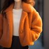 Casaco de Lã de Cordeiro Laranja para Mulheres, Estilo Europeu Quente Mais Vendido do Inverno de 2026, Jaqueta Curta de Pelo Espessa