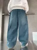 Calça Jeans Infantil de Outono, Calça Reta para Primavera e Outono, Novo Estilo 2026, Calça Cool e Estilosa para Meninos Tamanho Médio e Grande