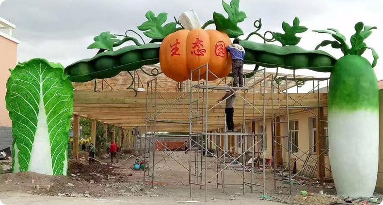 西贝雕刻 玻璃钢雕塑成品展示组图2 玻璃钢卡通门头.jpg