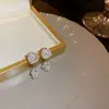 Brincos de Pérola em Forma de Coração Estilo Socialite Europeu e Americano Transfronteiriços para Mulheres, Brincos Elegantes Retrô Franceses, Brincos de Luxo Leve de Alta Qualidade