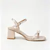 Sandalias de tiras con perlas satinadas y tacón grueso, con punta cuadrada y diseño de una sola tira, adecuadas para ropa de noche, zapatos de dama de honor y para combinar con vestidos formales o tacones altos.