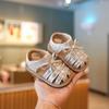 Sandálias para Bebê Menina 2025 Estilo Verão Sapatos para Bebê Infantil Sola Macia Antiderrapante Sapatos Infantis Respiráveis Sapatos de Princesa