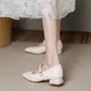 Zapatos Mary Jane cuadrados de estilo francés para mujer, nuevo diseño vintage otoño 2026 con correa de una sola hebilla, corte bajo, tacón grueso, zapatos de abuela