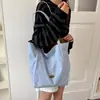 Bolsa de mano de lunares coreana de doble cara, gran capacidad, modelo nuevo, bolso de hombro para el día a día, para ir al trabajo, versátil, estilo japonés para mujer, bolso de mano de verano 2026
