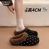 Pantuflas de lana de media caña con lunares, plataforma oculta, para mujer, para usar en exteriores, Novedades Otoño/Invierno 2026, zapatos peludos, forro de felpa para abrigar