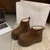 Botas de Nieve Pequeñas Botines Martin 2025 Invierno Nuevas Punta Ancha Birkenstock Suela Gruesa Que Aumentan la Altura Botas de Felpa de Algodón para Mujer