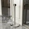 Poste barrera de línea de un metro con portafolio para señal A4 Mantenimiento del orden en área comercial Poste de fila de acero inoxidable de 3 m