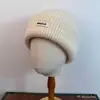 Gorro de Punto Suave Holgado Estilo Dopamina Unisex Otoño e Invierno Cálido Protección para las Orejas Gorro Pullover Gorro Versátil