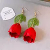 Rosa Roja Sombra Parpadeante Flor de Hoja Retro Borla Ganchos para Oreja Pendientes de Personalidad Única Diseño Simple Sentido Adornos para Orejas para Mujeres