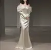 Vestido de novia ligero de satén estilo francés sin hombros, temperamento de novia, manga larga, corte sirena, tul para exteriores, vestido de noche para pequeños banquetes