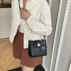 Bolso Bandolera Fresco Estudiante Coreano Bolso de Hombro de Color de Contraste Cosido Nuevo 2025 Moda Elegante Bolso Cubo Simple