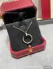Collar de uñas con taladro de cabeza y cola de diamantes completos familia K versión alta, mismo estilo que las socialités, estilo de lujo ligero, incrustado con diamantes, sensación de alta gama, cadena para la clavícula