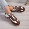 Zapatos deportivos clásicos de tabla 2024 otoño nuevo temperamento ocio moda bajo alto valor de color estilo extranjero tenis para enamorados