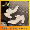2026 Novo Estilo de Verão Sapatos Mary Jane Deslumbrantes e Confortáveis, Versáteis Estilo Francês Salto Bloco Laço Salto Alto Brilhante Sapatos de Salto Único